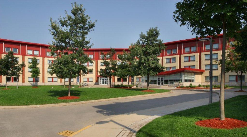 Residence & Conference Centre - Oakville Bagian luar foto